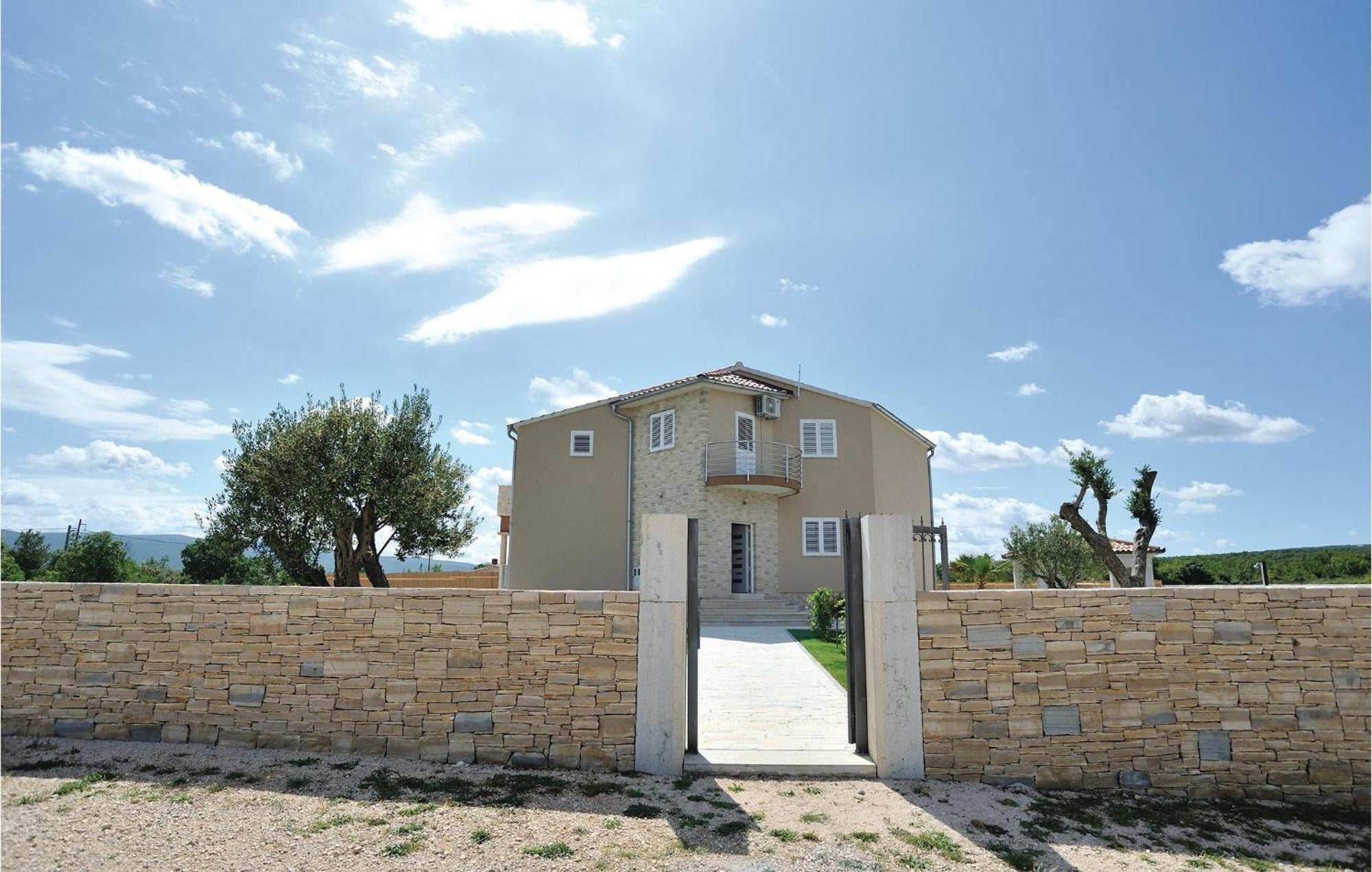 Beautiful Home In Pridraga With Kitchen Exterior photo